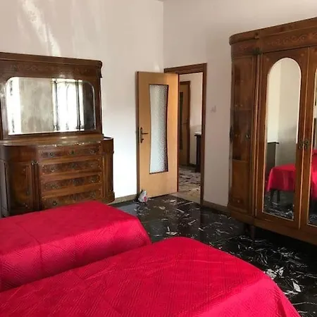 Casa Indipendente Zona דירה